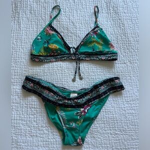 Seafolly Triangle top & cheeky bikini bottom